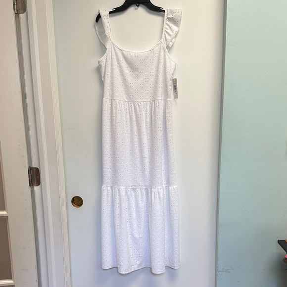 Elegant White Eyelet Mini Dress - Picture 1 of 7